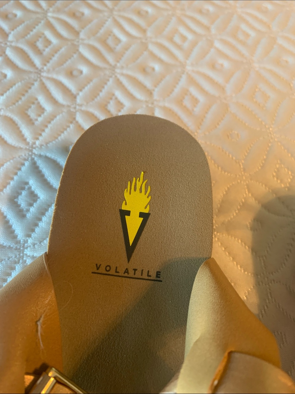 Volatile Metallic Gold Strappy Slingback Sandals size 9-M - Picture 7 of 9